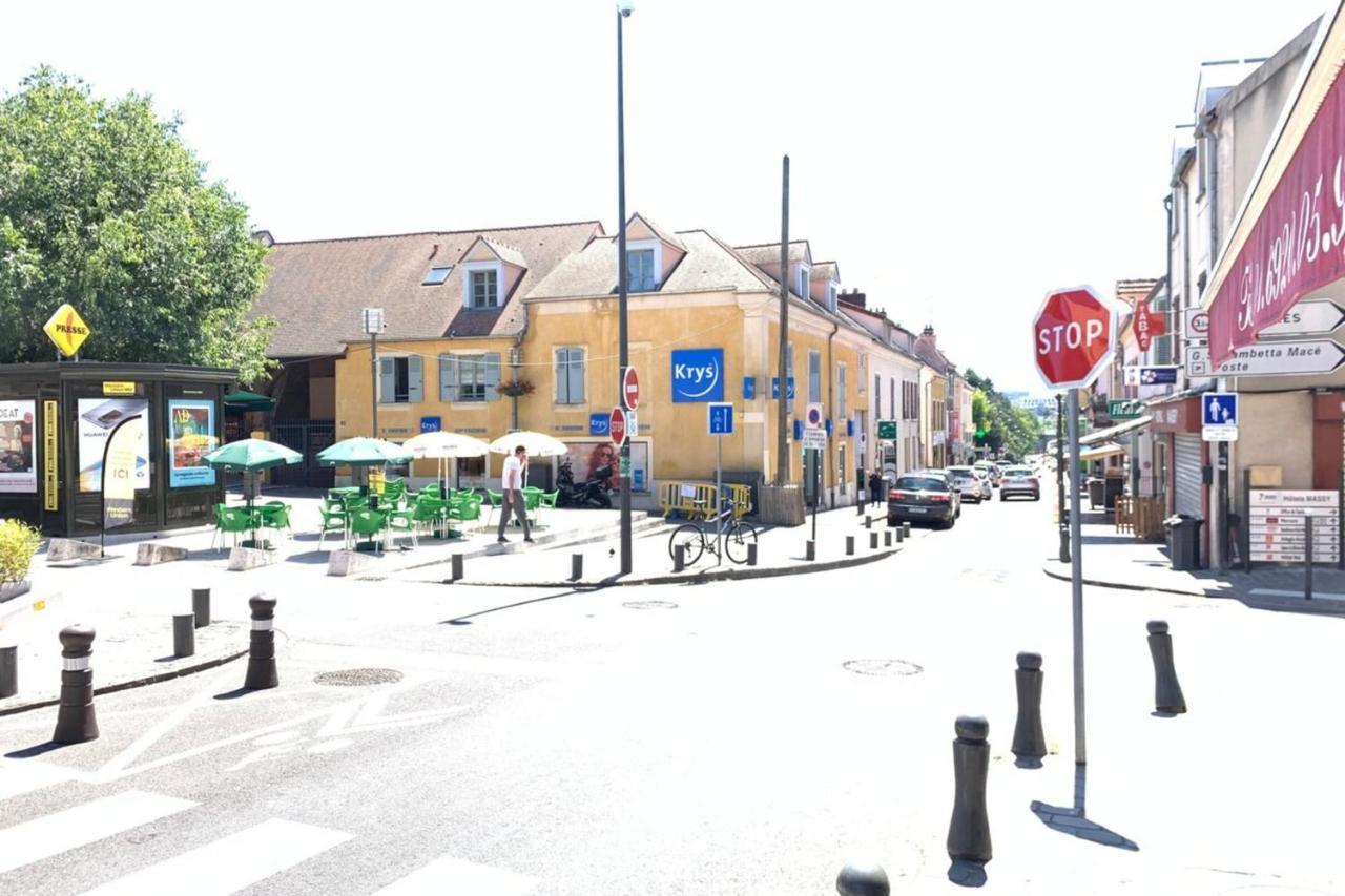 M12 - Le Vieux Massyrer600morly20 Minnetflixneuf * Massy (Essonne)